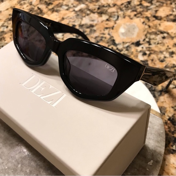 DEZI Accessories - DEZI On Read Sunglasses Black Frames